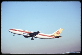 Image: slide: Continental Airlines, Airbus A300, Newark International Airport (EWR)