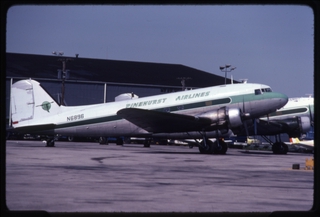 Image: slide: Pinehurst Airlines, Douglas DC-3