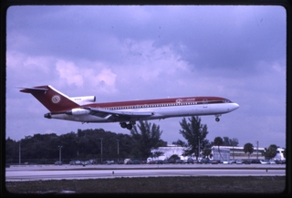 Image: slide: Sun Air, Boeing 727-200