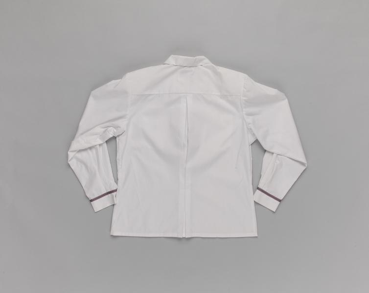 Image: customer service agent blouse: United Airlines