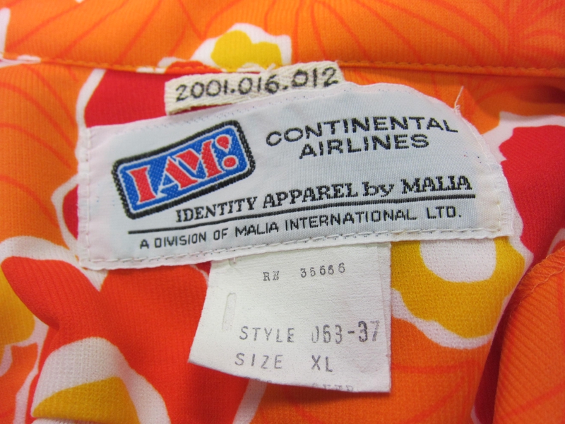 Image: flight attendant shirt (male): Continental Airlines