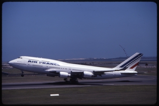 Image: slide: Air France, Boeing 747-400, Sydney Airport (SYD)