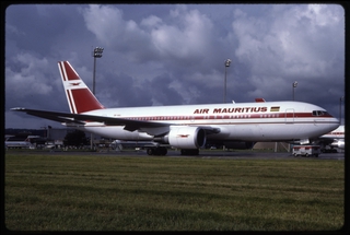 Image: slide: Air Mauritius, Boeing 767-200