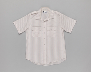 Image: customer service agent shirt: Federal Express