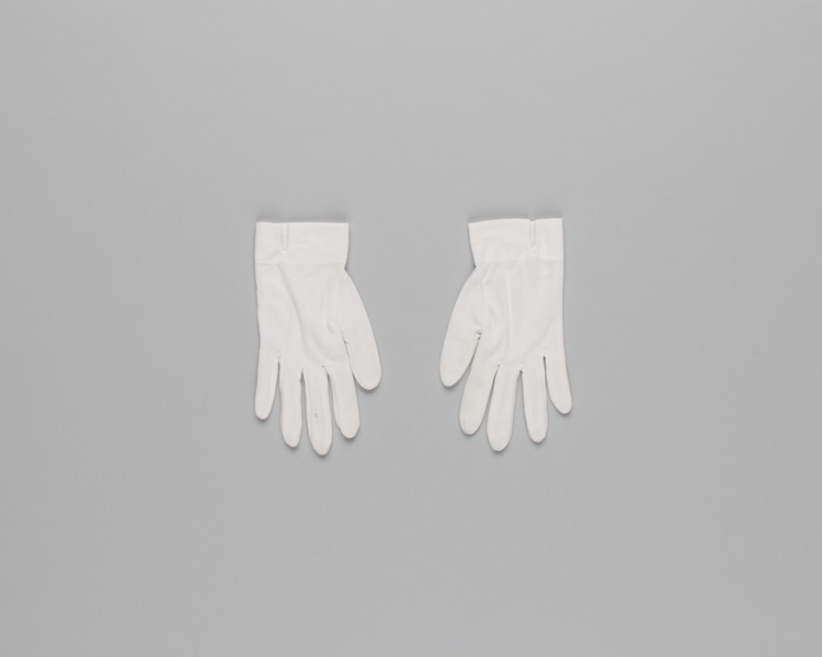 Image: stewardess gloves: Japan Air Lines