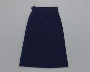 Image: ticket agent skirt: Japan Airlines