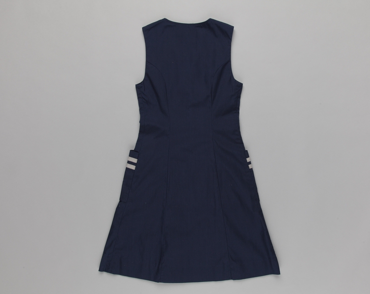 Image: flight attendant smock: Delta Air Lines