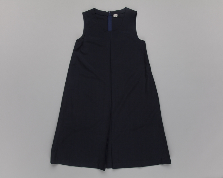 Image: flight attendant dress: TWA (Trans World Airlines)