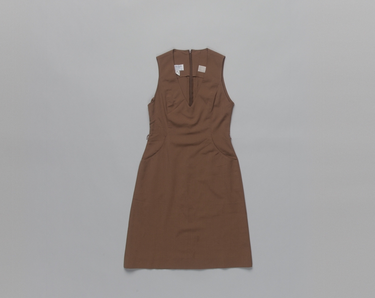 Image: flight attendant dress: United Airlines