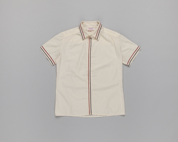 Image: customer service agent blouse: American Airlines