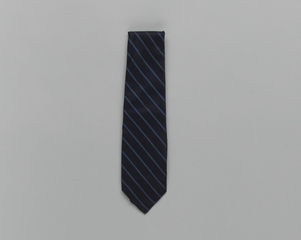 Image: flight officer necktie: United Air Lines