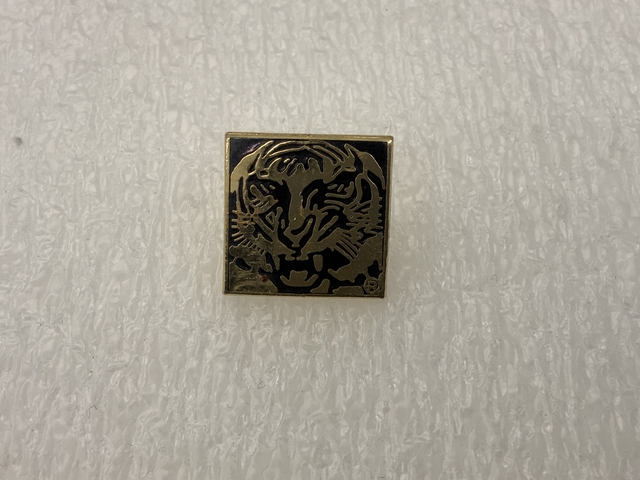 Lapel pin: Flying Tiger Line