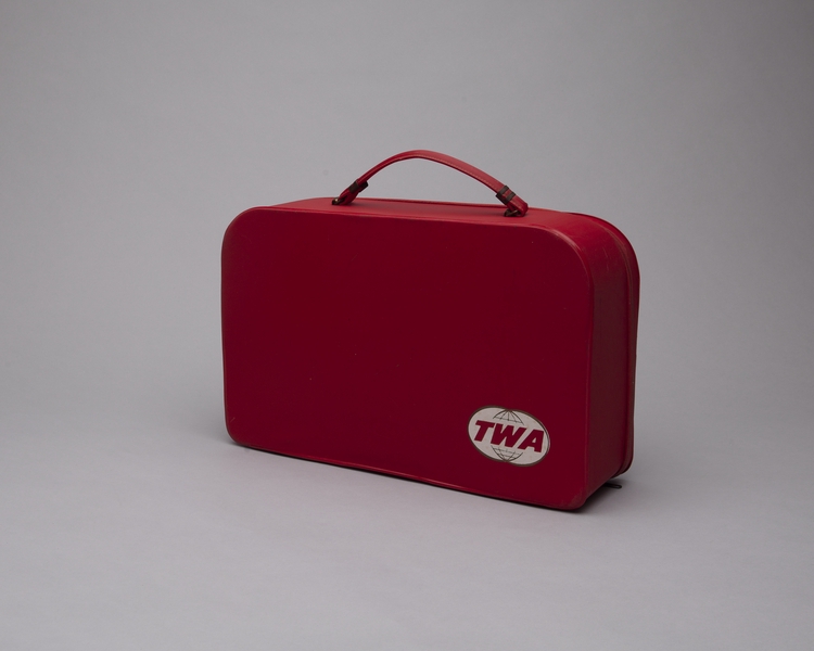Image: airline bag: TWA (Trans World Airlines)