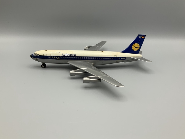 Toy airplane: Lufthansa, Boeing 707