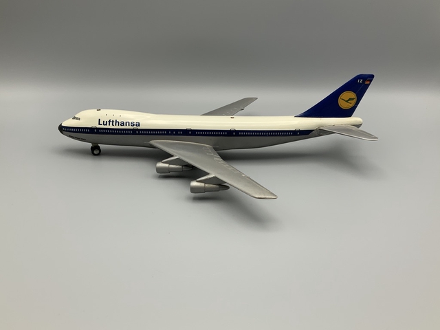 Toy airplane: Lufthansa, Boeing 747-130