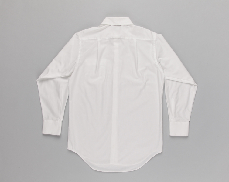 Image: flight attendant shirt (male): Delta Air Lines