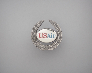 Image: flight officer cap badge: USAir