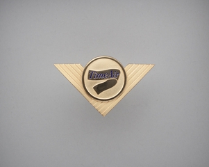 Image: flight officer cap badge: Time Air
