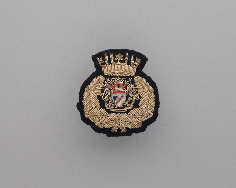 Image: flight officer cap badge: British Airways