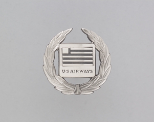 Image: flight officer cap badge: US Airways