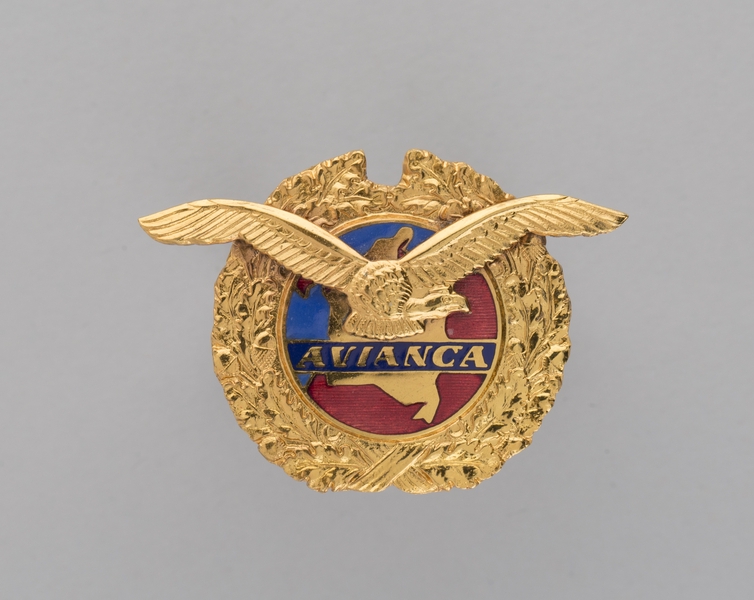 Image: flight officer cap badge: Avianca Airlines