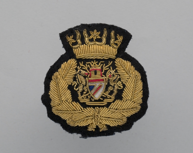 Image: flight officer cap badge: British Airways