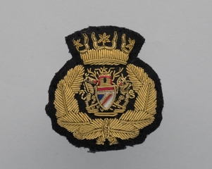 Image: flight officer cap badge: British Airways