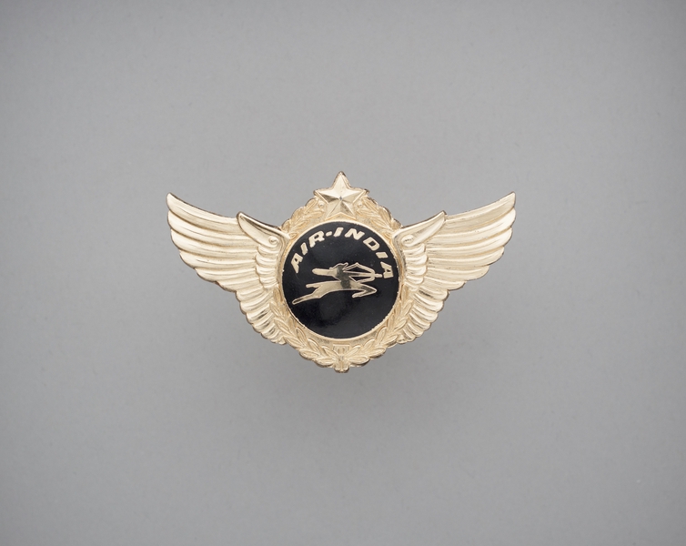 Image: flight officer cap badge: Air India