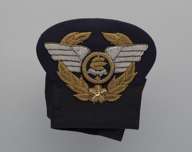 Image: flight officer cap badge: ANA (All Nippon Airways)