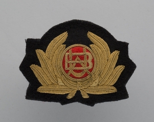 Image: flight officer cap badge: British United Airways