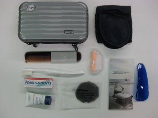 Image: amenity kit: Lufthansa, business class