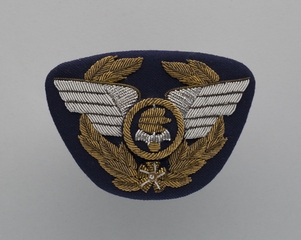 Image: flight officer cap badge: ANA (All Nippon Airways)