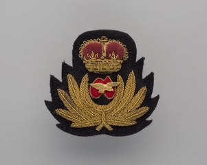 Image: flight officer cap badge: Airlines of South Australia