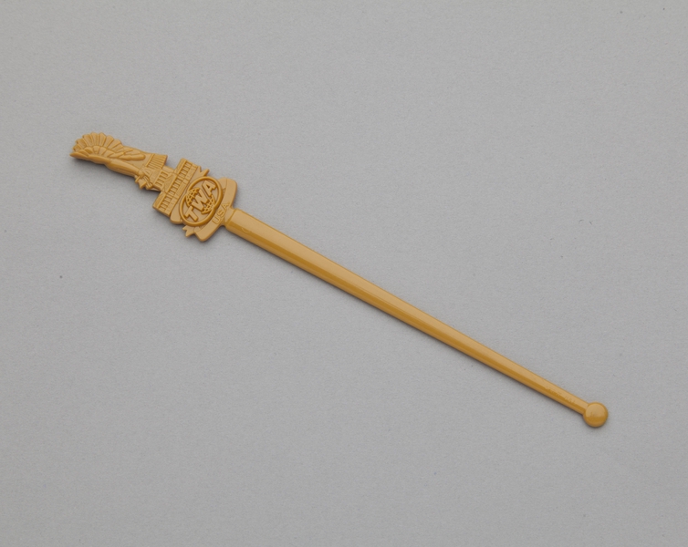 Image: swizzle stick: TWA (Trans World Airlines), USA