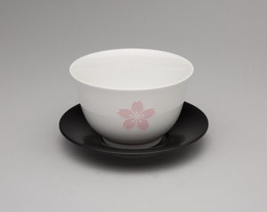 Image: teacup: Japan Airlines, Sakura Lounge