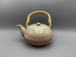 Image: teapot with lid: Lufthansa