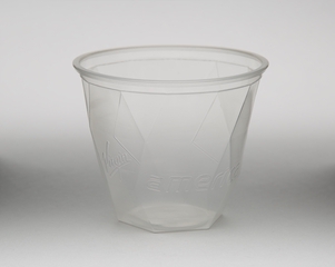 Image: plastic cup: Virgin America