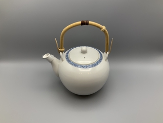 Image: teapot: United Airlines