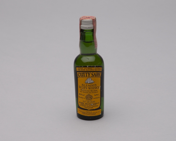 Miniature liquor bottle: American Airlines, Cutty Sark