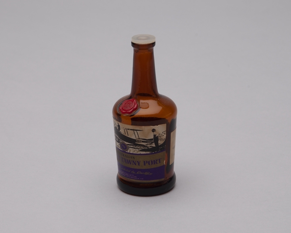 Miniature liquor bottle: Qantas Airways, Liqueur Tawny Port
