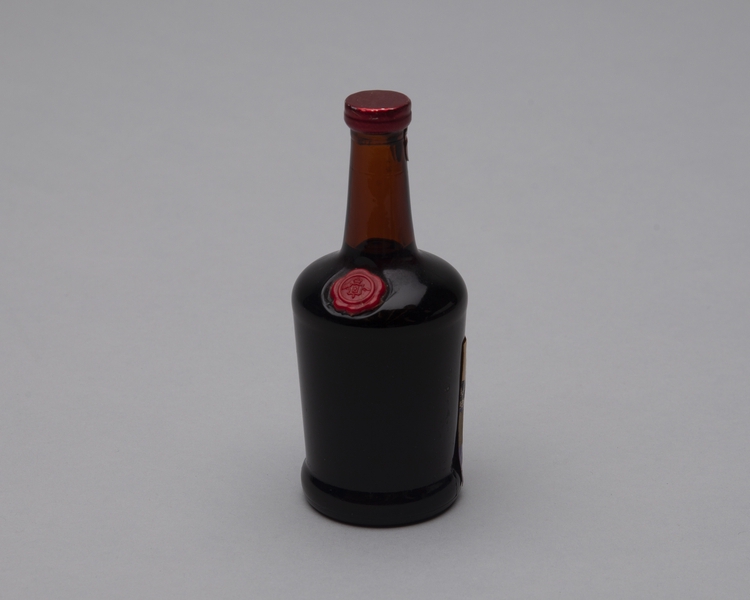 Image: miniature liquor bottle: Qantas Airways, Liqueur Tawny Port