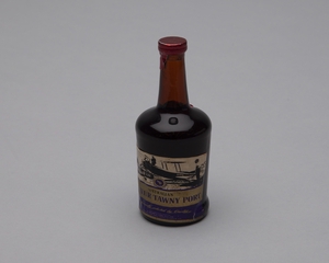 Image: miniature liquor bottle: Qantas Airways, Liqueur Tawny Port