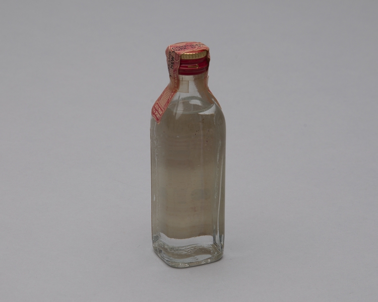 Image: miniature liquor bottle: TWA (Trans World Airlines), Beefeater Dry GIn
