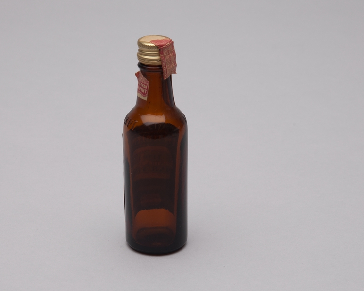 Image: miniature liquor bottle: TWA (Trans World Airlines), Hueblein, Extra Dry Martini