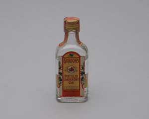 Image: miniature liquor bottle: American Airlines, Gordon’s Distilled London Dry Gin