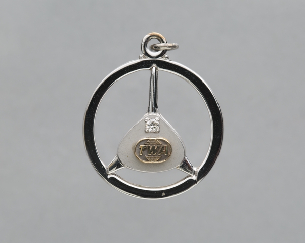 Service pendant: TWA (Trans World Airlines), 25 years
