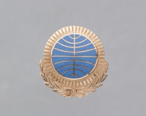 Image: service pin: Pan American World Airways, 35 years