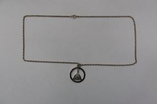 Image: service pendant/necklace: TWA (Trans World Airlines), 35 years