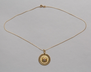 Image: service pendant/necklace: United Air Lines, 25 years
