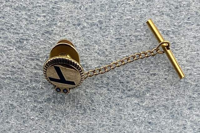 Service pin/tie tack: Eastern Air Lines, 10 years